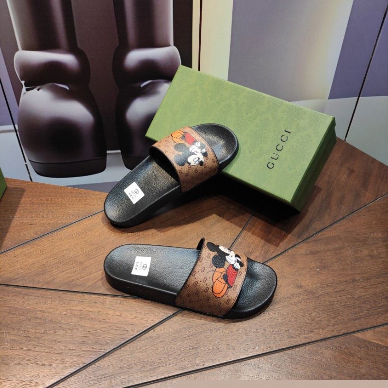 G*u*i slippers